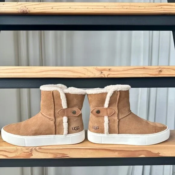 UGG Priya Water Resistant sneaker boot - Size 7 - Picture 3 of 11